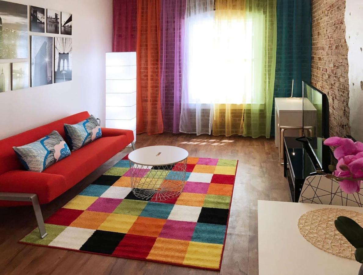 Downtown Spectrum - Location - Comfort - Style Holiday home